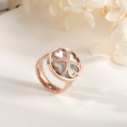 ROSE GOLD CLOVER RING