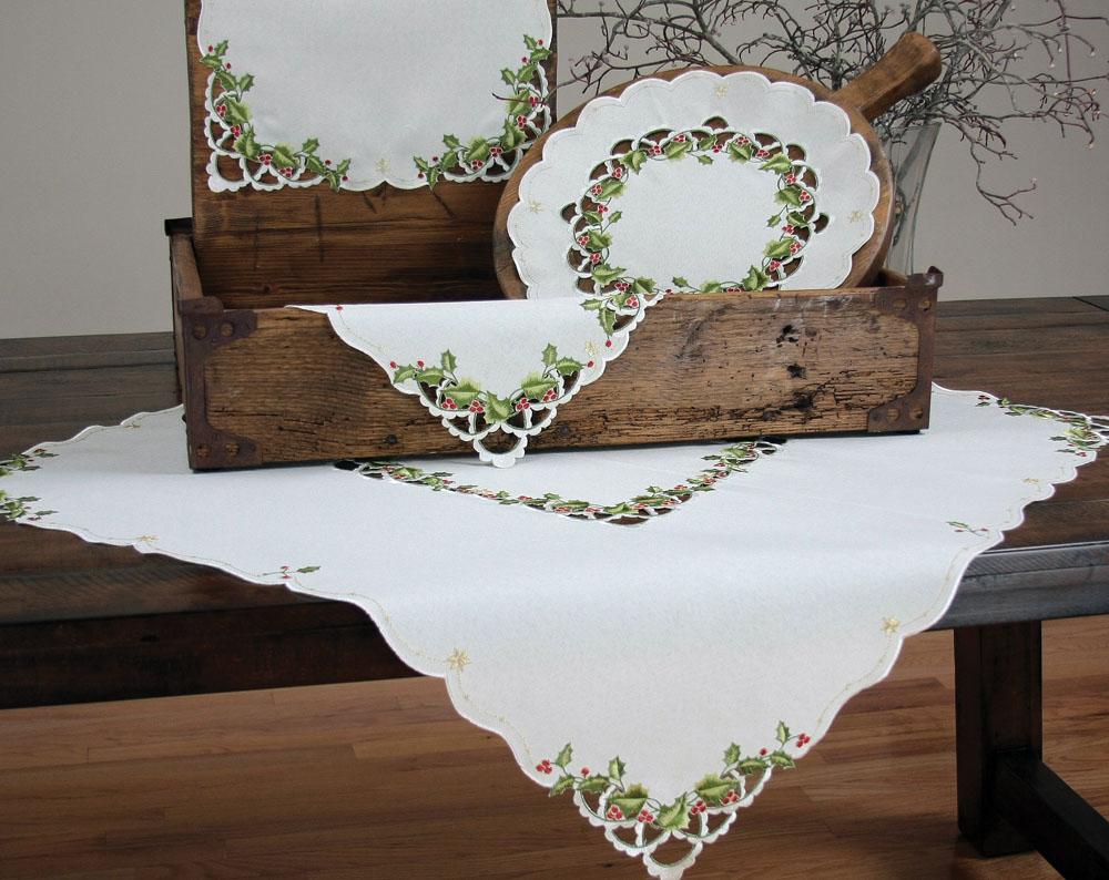 XD13188 Winter Berry Doilies, Set of 4