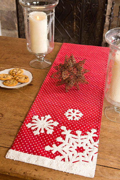 XD15828 Snowflake Table Runner